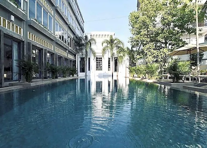 Hotel Reservoir